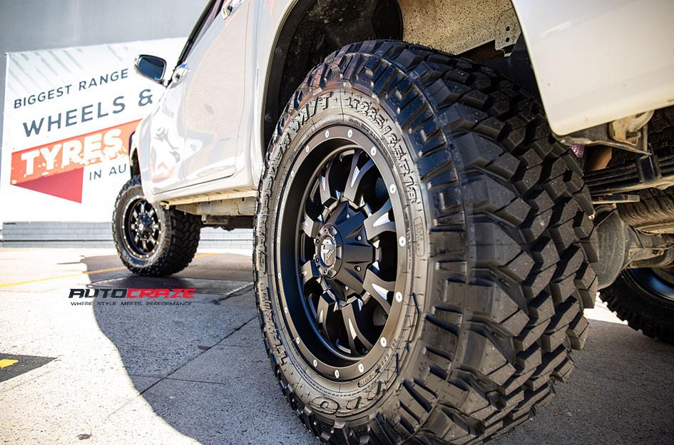 TOYOTA HILUX N80 4WD KRANK GLOSS BLACK MILLED ACCENTS